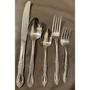 ONEIDA STAINLESS STEEL FLATWARE PLACE SETTING OF 4 W/EXTRAS = 33 PIECES